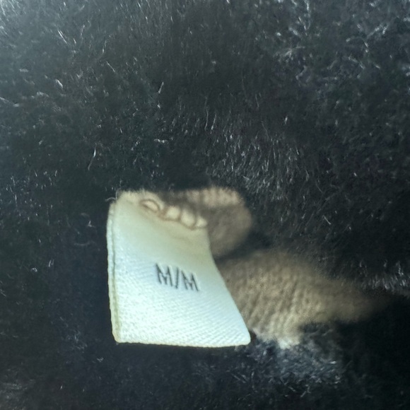 UGG Black Gloves - Picture 3 of 5